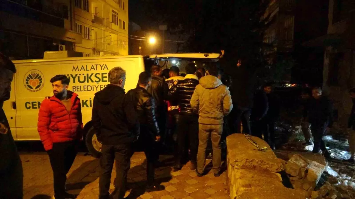 Malatya’da Depremde Ceset Bulundu