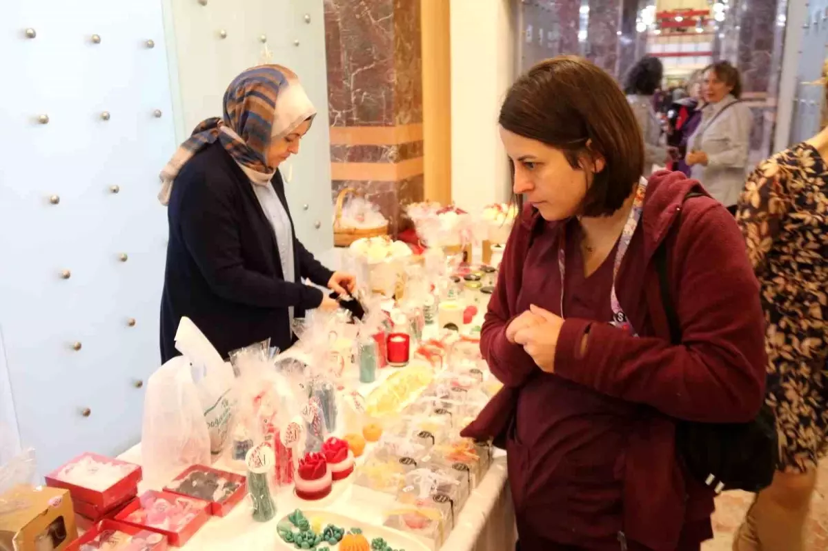 Eskişehir’de Üniversiteli Kızlara Burs Fonuna Destek İçin Alışveriş Şenliği