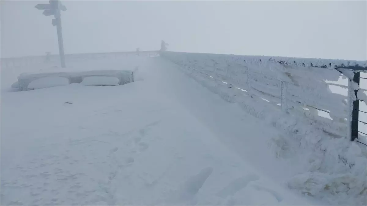 Tahtalı Dağı’nda Kar Kalını 80 cm!