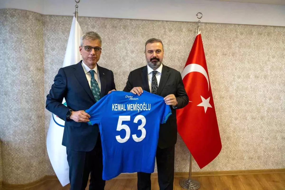 Bakan Kemal Memişoğlu’ndan, Çaykur Rizespor’a ziyaret
