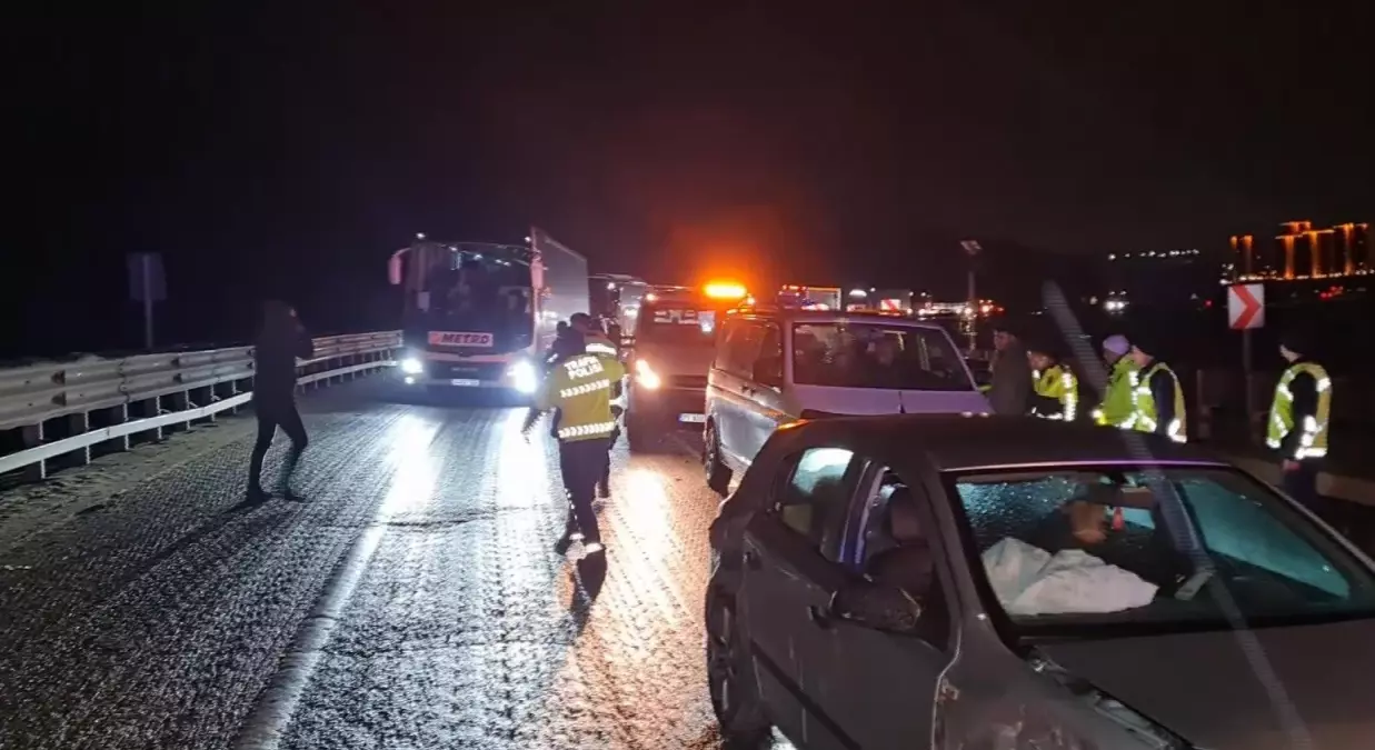 Kırıkkale’de Yağış Nedeniyle Zincirleme Kaza: 10 Yaralı
