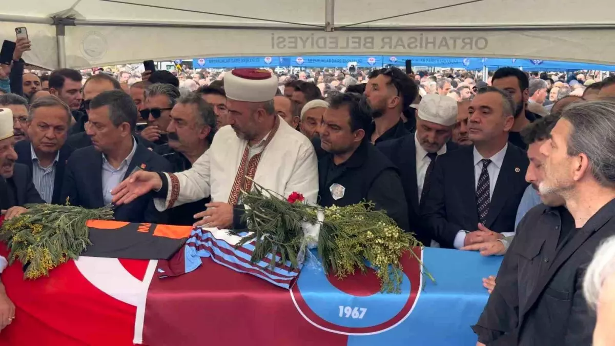 Volkan Konak, Vasiyeti Üzere Ceviz Ağacının Altına Defnedildi